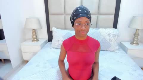 elisabettamonroy online show from 10.02.25