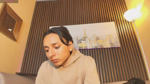 Elisa Sue online show from 04.06.26