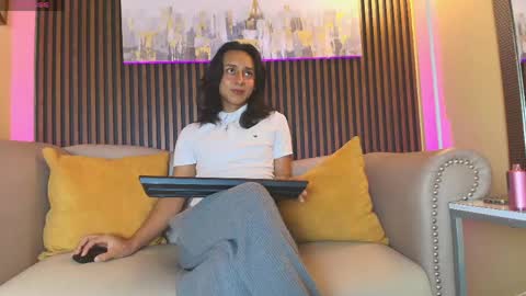 Elisa Sue online show from 05.22.26