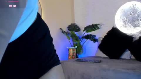 Snapshot of elise_diamond chatting on 03.08.25 Elise diamond online show from 03.08.25