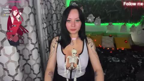 EliseRoyalty online show from 10.22.25
