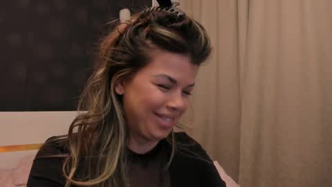 Elly online show from 04.08.26