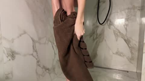 Snapshot of elisonnina chatting on 01.07.25 Nina online show from 01.07.25