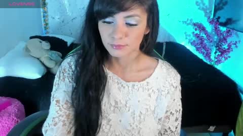 Snapshot of elissa_iris chatting on 06.04.26 E L I S S A online show from 06.04.26