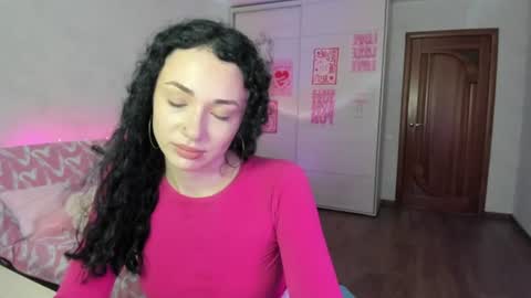 Snapshot of elisskriter chatting on 06.15.26 Eliss online show from 06.15.26