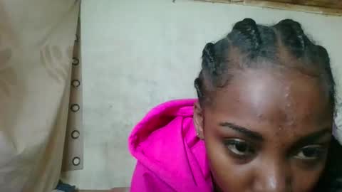 Snapshot of elita12010 chatting on 12.14.25 elita12010 online show from 12.14.25