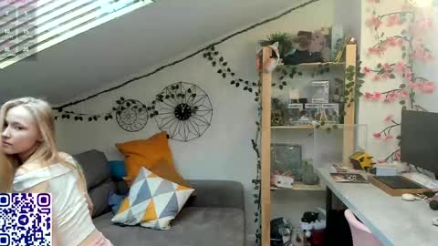 Snapshot of eliteeros chatting on 05.22.26 EliteEros online show from 05.22.26