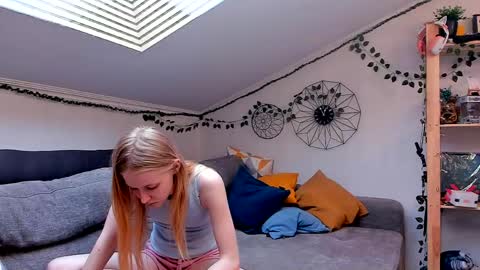 Snapshot of eliteeros chatting on 05.30.26 EliteEros online show from 05.30.26