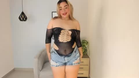 Snapshot of eliza_pryor chatting on 06.11.26 eliza_pryor online show from 06.11.26