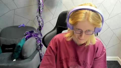 Elizabeth online show from 12.23.25