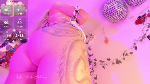 Snapshot of elizabeth_jing chatting on 01.09.25    Independent Model online show from 01.09.25