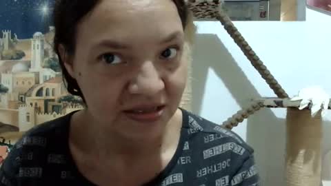 Elizabeth Martinez  online show from 01.06.25