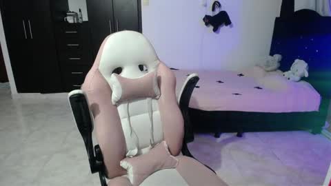  Elizabeth  online show from 10.17.25