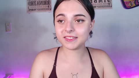 Snapshot of elizabeth_taylorxxx chatting on 01.03.25 Elizabeth Taylor online show from 01.03.25