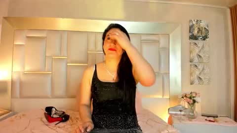 Snapshot of elizabethbennett_l chatting on 11.28.25 elizabth online show from 11.28.25