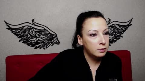 Snapshot of elizabethsho chatting on 12.04.24 ElizabethSho online show from 12.04.24