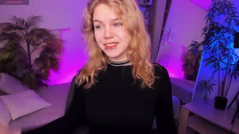 Snapshot of elizabethvane chatting on 05.17.26 Elizabeth online show from 05.17.26