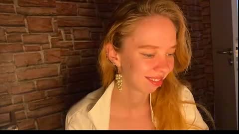 Snapshot of elizastorm chatting on 07.09.26 Eliza online show from 07.09.26