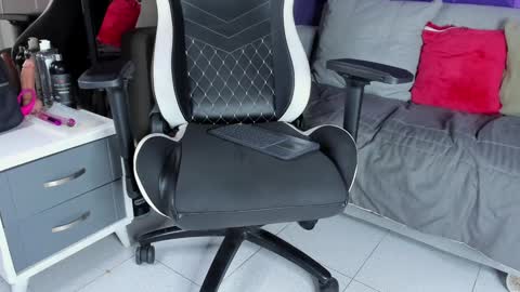 elizbeth_777 online show from 02.04.25