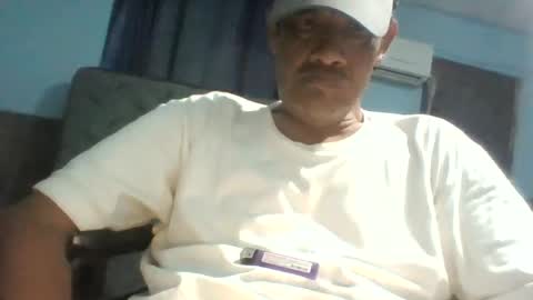 Snapshot of eljim323323 chatting on 05.28.26 eljim323323 online show from 05.28.26