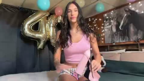 Snapshot of ella2sweet chatting on 07.18.26 Ella online show from 07.18.26