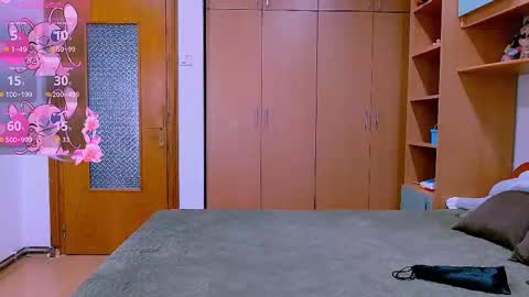 Ella  online show from 11.03.25