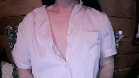 Snapshot of ella_girlnextdoor chatting on 09.13.25 Ella - Girl Next Door online show from 09.13.25