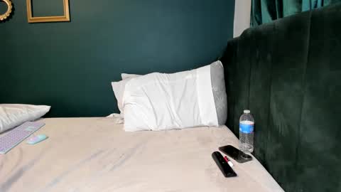 Snapshot of ella_la chatting on 01.23.25 Ella online show from 01.23.25