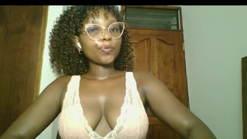 Ella online show from 03.10.25