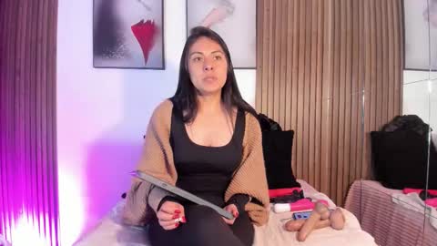 Snapshot of ella_rouse1 chatting on 01.19.26 ella rouse online show from 01.19.26