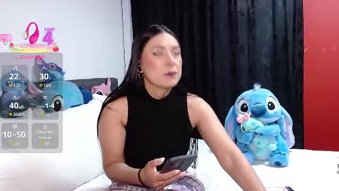 Snapshot of ella_rouse1 chatting on 06.12.26 ella rouse online show from 06.12.26