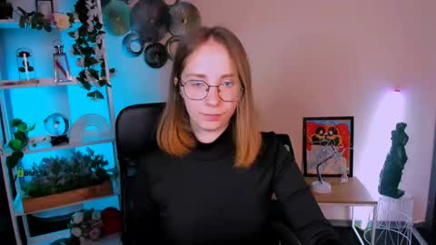 Snapshot of ella_soft_ chatting on 04.14.26 Ella online show from 04.14.26