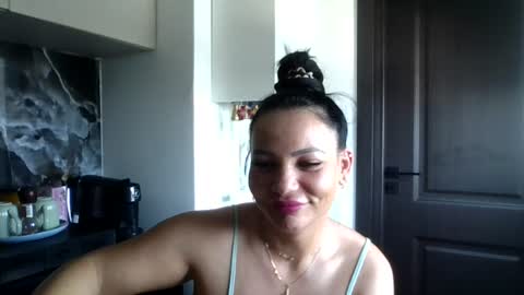 Snapshot of ella_sweety0 chatting on 06.25.26 Ella online show from 06.25.26