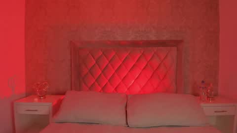 Snapshot of ellaamuller chatting on 12.30.24 Ellaa Muller online show from 12.30.24