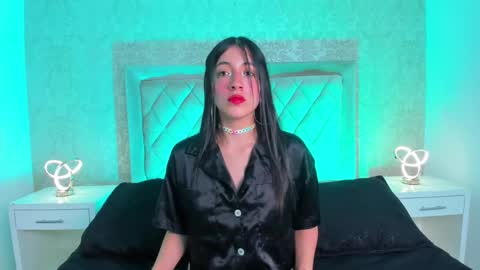 Snapshot of ellaamuller chatting on 01.11.25 Ellaa Muller online show from 01.11.25