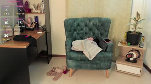 Snapshot of ellabaker chatting on 01.07.25 ellabaker online show from 01.07.25