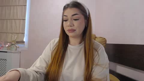 Ella online show from 04.06.26