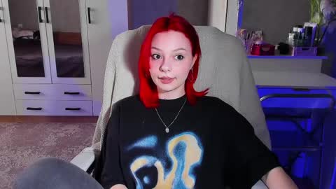 Snapshot of ellales chatting on 04.21.26 ellales online show from 04.21.26