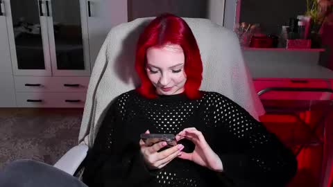 Snapshot of ellales chatting on 04.28.26 ellales online show from 04.28.26