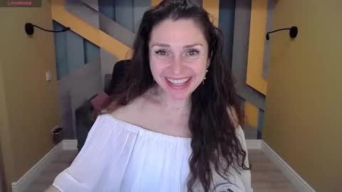 EllaLongs online show from 12.14.24