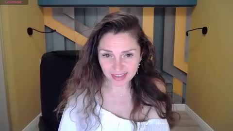 EllaLongs online show from 12.22.24