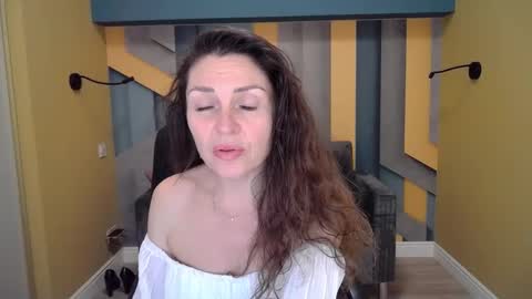 EllaLongs online show from 01.05.25