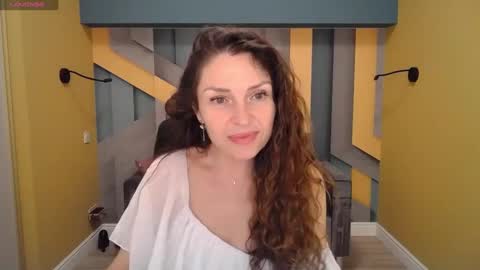 EllaLongs online show from 01.18.25