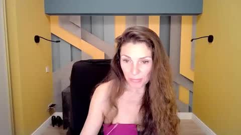 EllaLongs online show from 02.13.25