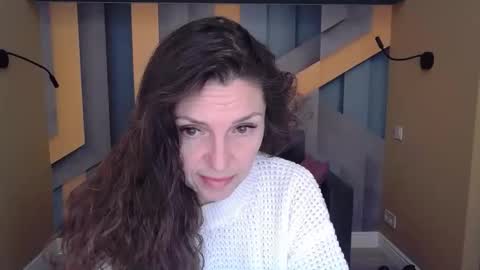 EllaLongs online show from 10.21.25