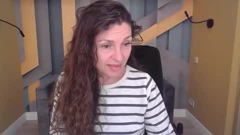 EllaLongs online show from 11.02.25