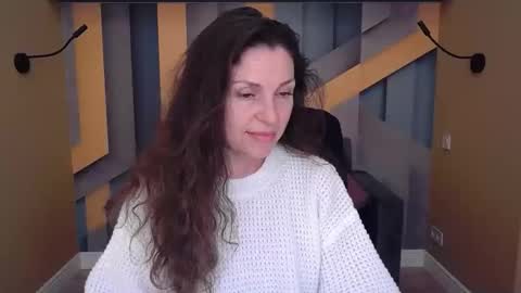 EllaLongs online show from 11.14.25