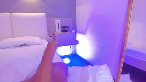 Ella online show from 01.24.25