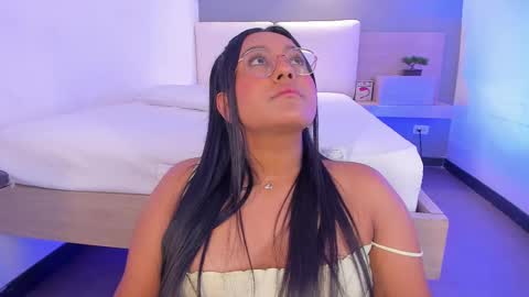 Ella online show from 02.11.25