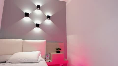 Ella online show from 02.13.25